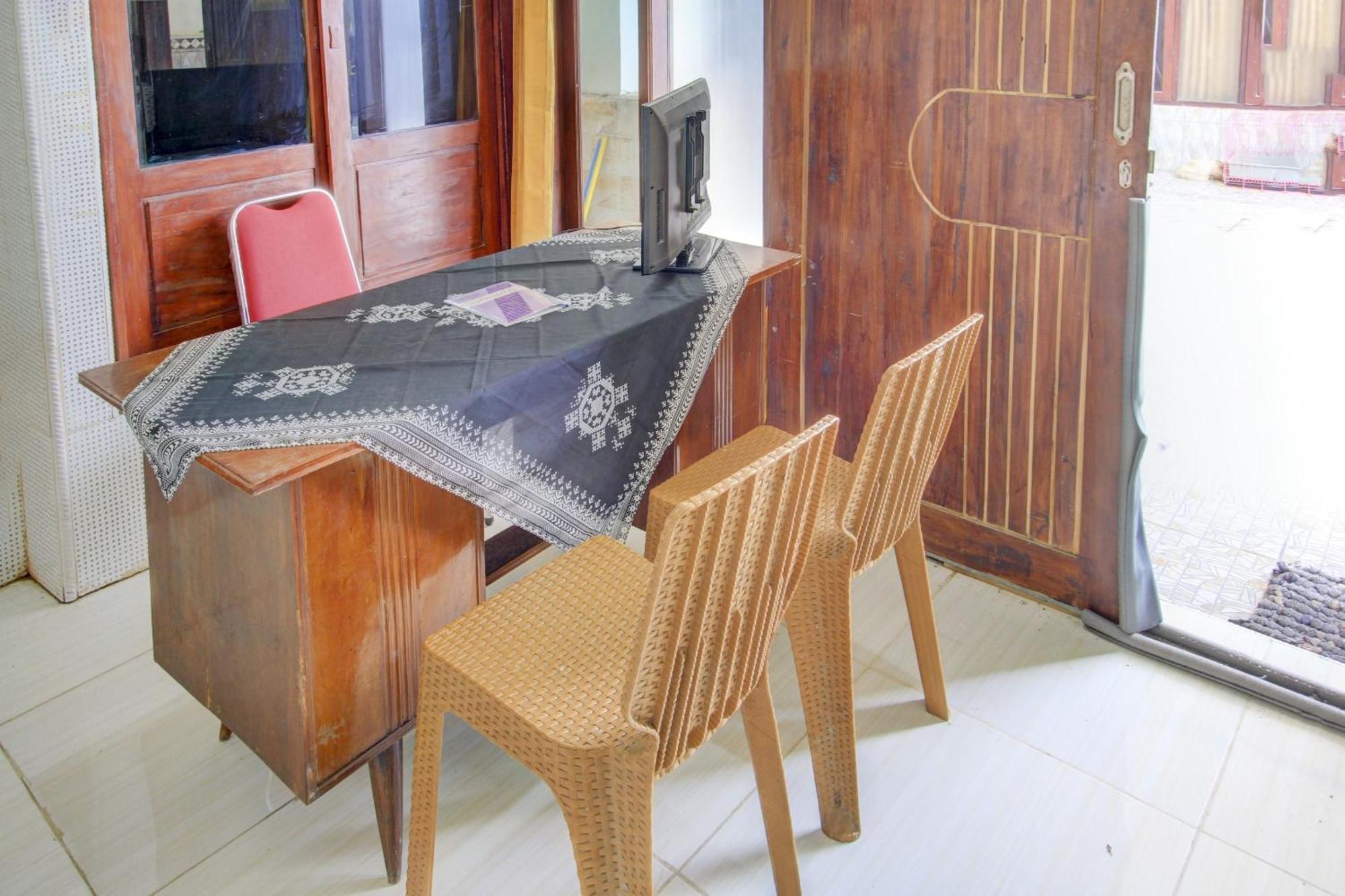 Oyo 90725 Zeevanna Guest House Syariah Kediri  Eksteriør billede