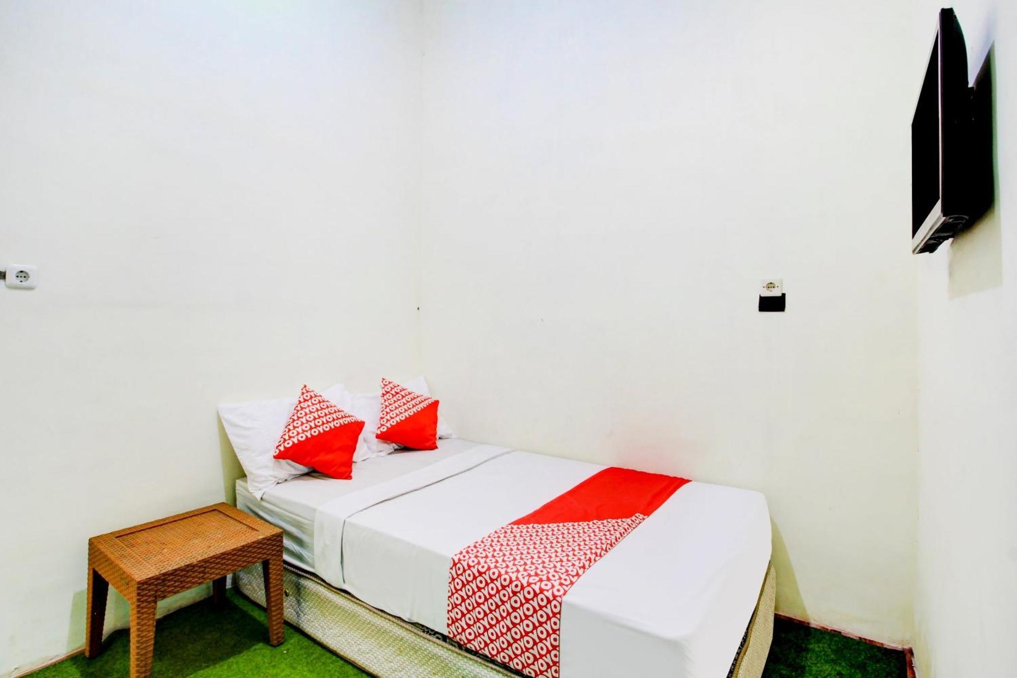 Oyo 90725 Zeevanna Guest House Syariah Kediri  Eksteriør billede