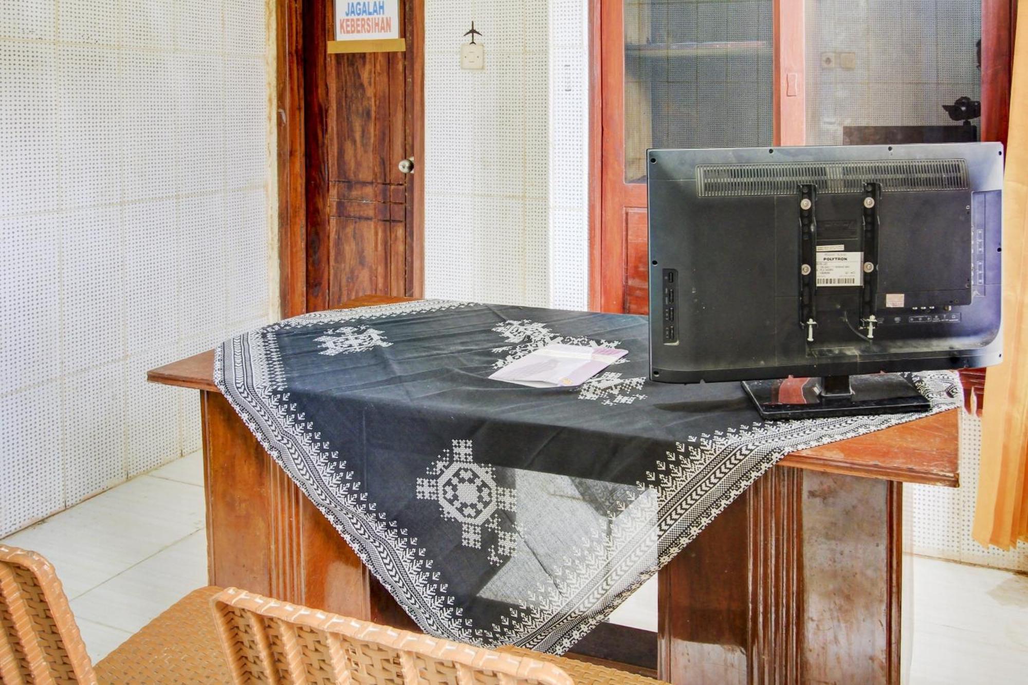 Oyo 90725 Zeevanna Guest House Syariah Kediri  Eksteriør billede